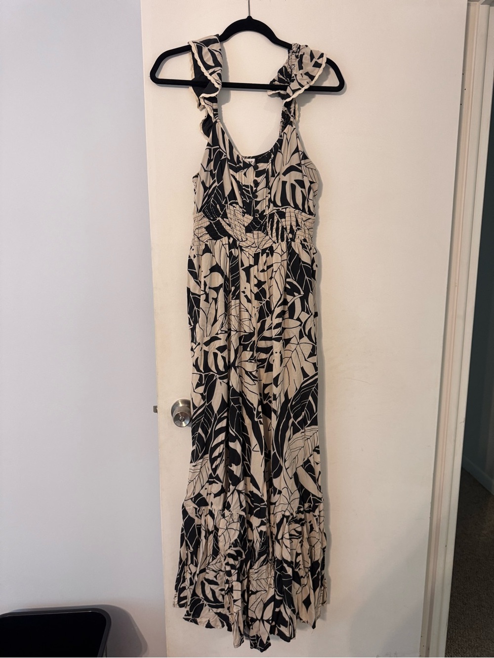 Women's Black & Cream Tropical Print jumpsuit